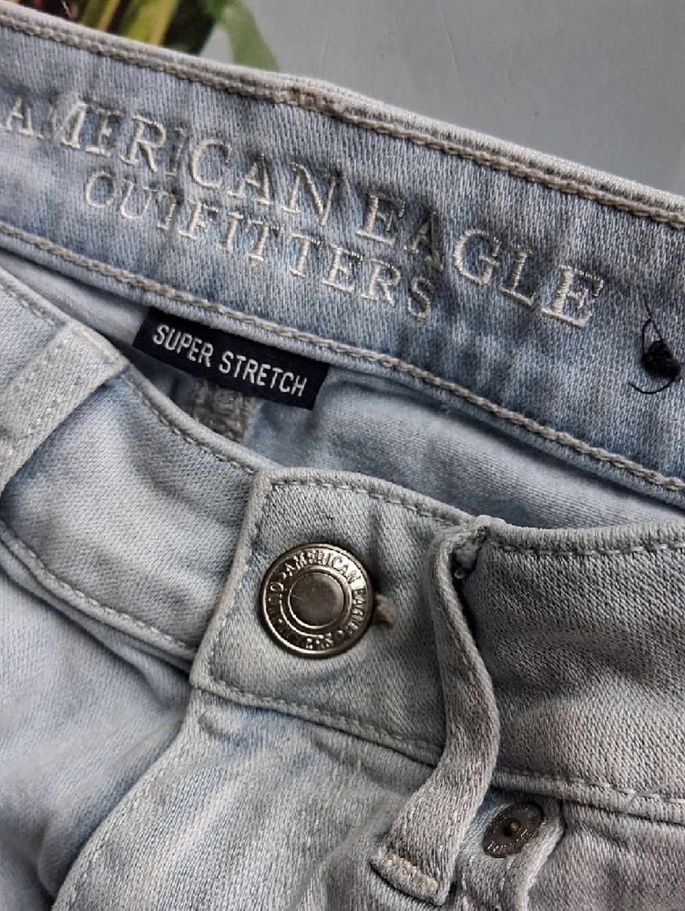American Eagle Outfitters Light Blue Distressed Denim Shorts - Picture 5 of 6